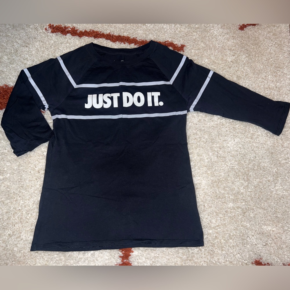 Nike 3/4 sleeve top